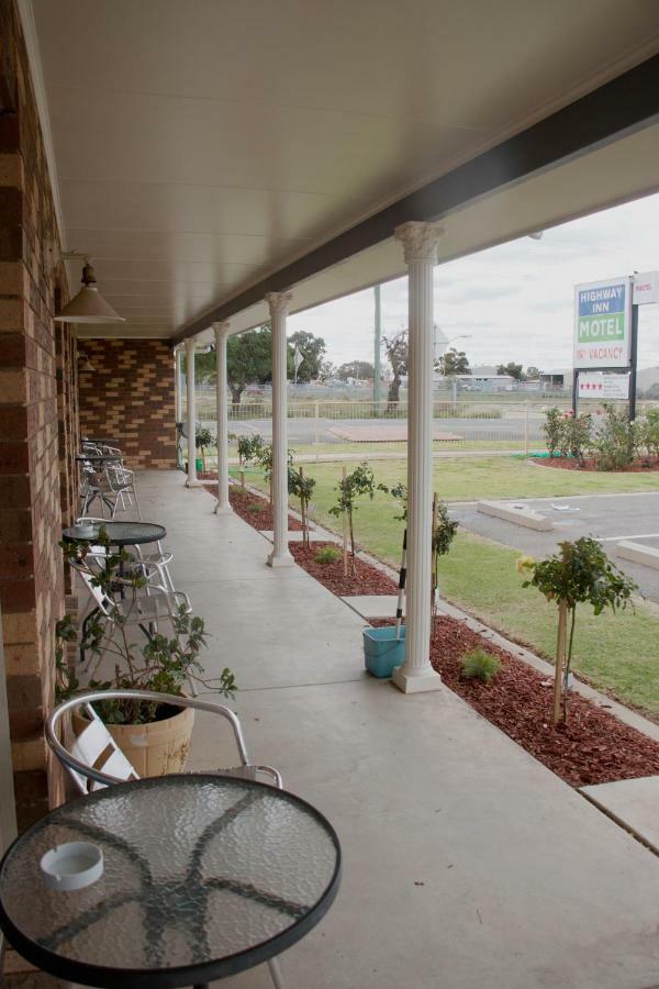Highway Inn Motel Hay Exterior foto